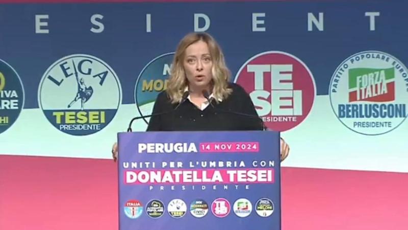 Meloni e la critica alle femministe: “Assessora, capotrena? A me va bene il presidente”